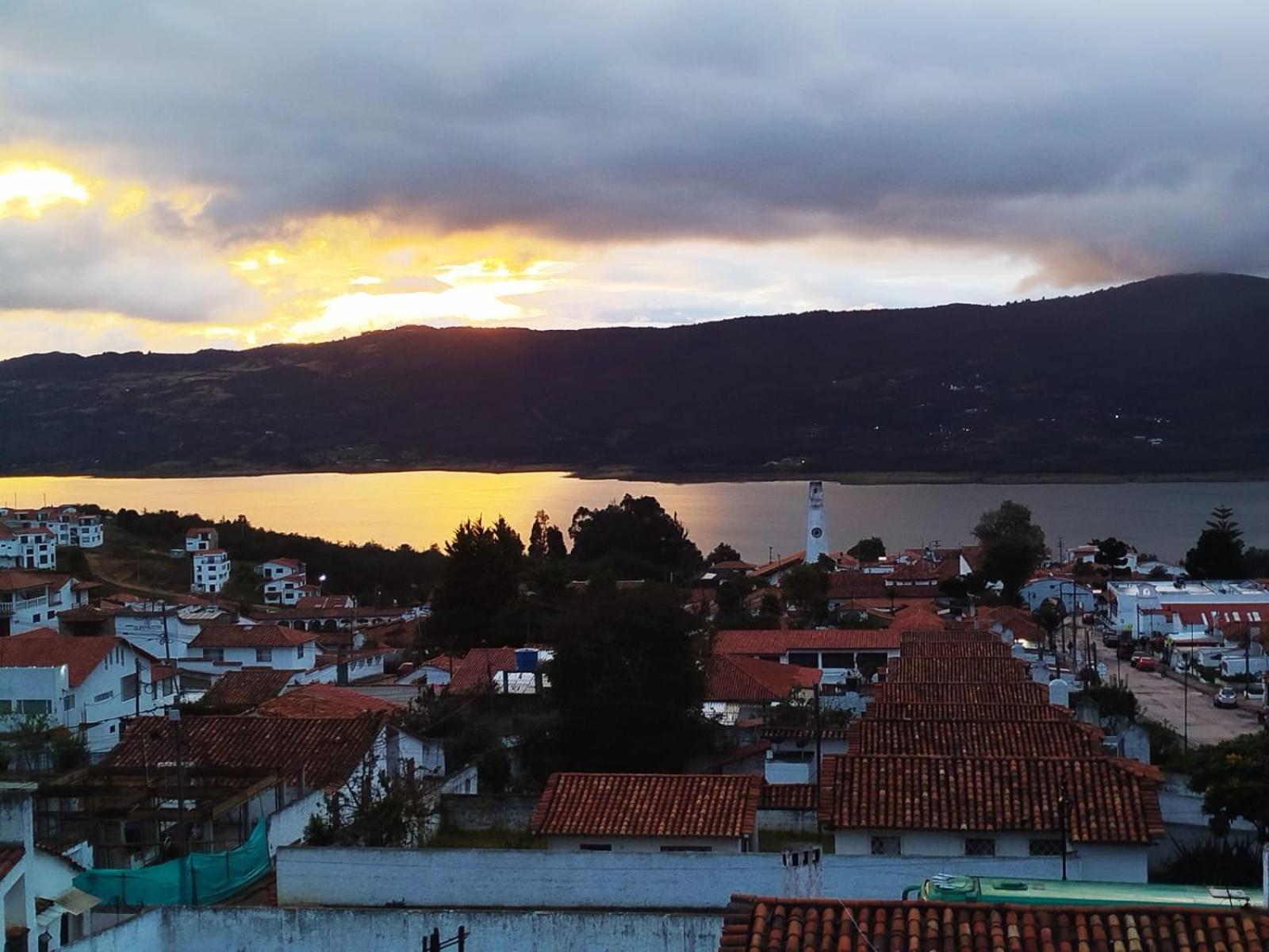 Hotel El Dorado Guatavita Bagian luar foto